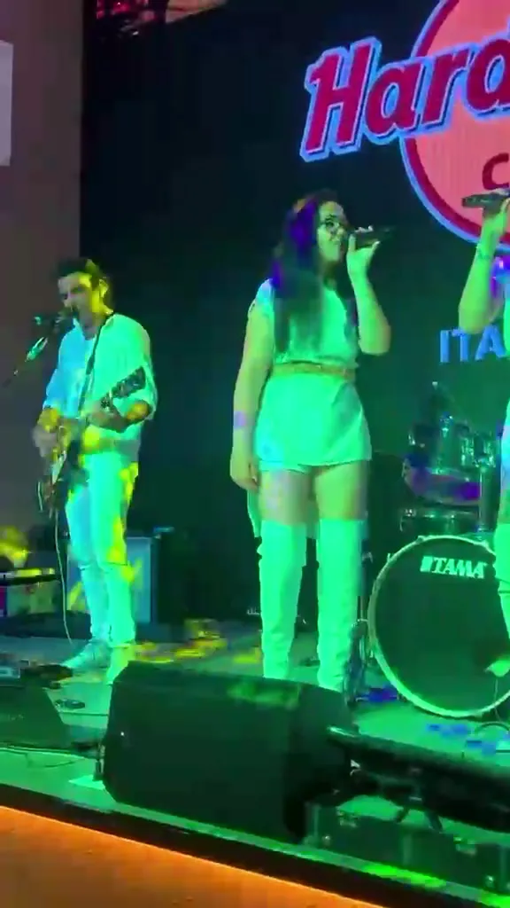 ALTA VOLTAGEM ao vivo