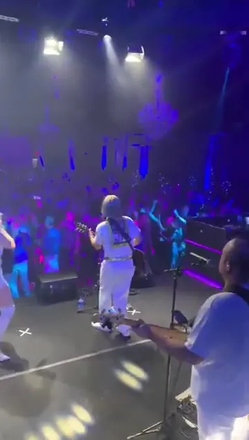 ALTA VOLTAGEM ao vivo